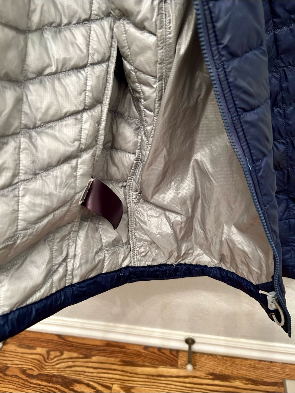 The North Face Men's Navy Quilted Packable Puffer Jacket - Picture 10 of 12